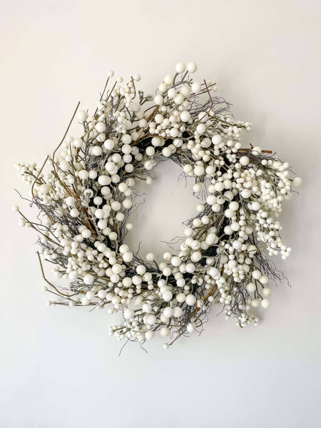 White Berry Faux Christmas Wreath 24"