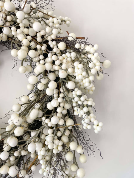 White Berry Faux Christmas Wreath 24"