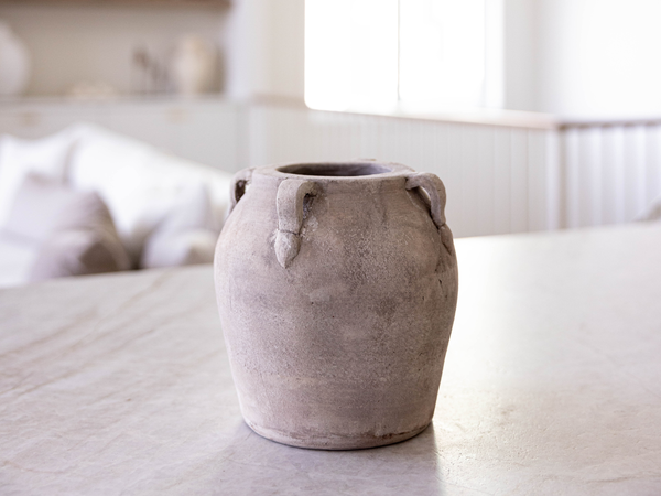 Blanc Beige Wash Vase With Handles 5"