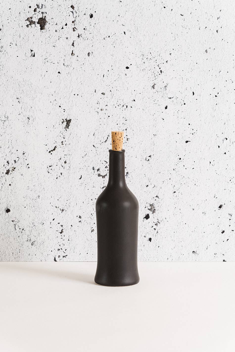 Stoneware Olive Oil Bottle | Brutto 21 oz | Black